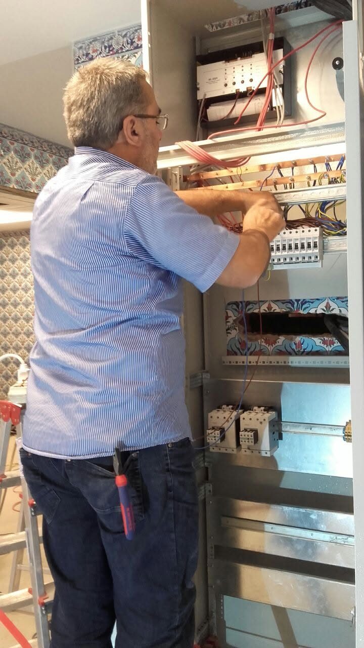 Teknik personel server elektrik rack